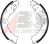 NISSA 4406001A00 Brake Shoe Set